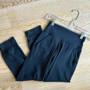 Lululemon Align Cropped joggers